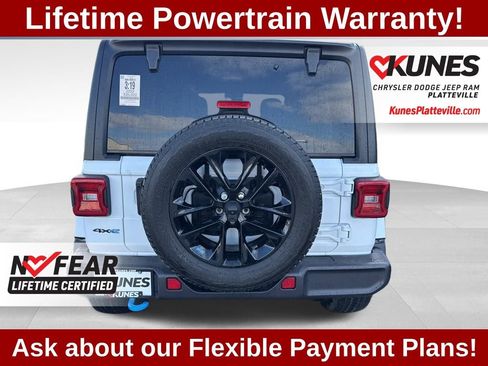 Used 2022 Jeep Wrangler Unlimited Sahara w/ Cold Weather Group AWD/4WD image 5