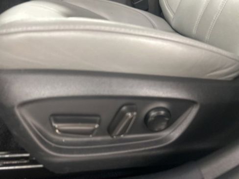 Used 2021 Toyota Avalon XLE image 10