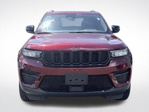 Used 2025 Jeep Grand Cherokee Altitude AWD/4WD image 2