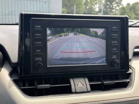 Used 2019 Toyota RAV4 XLE FWD image 21