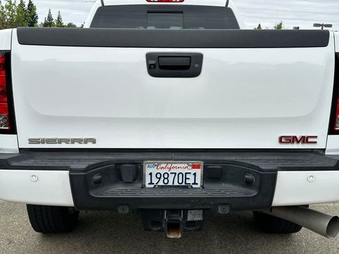 Used 2011 GMC Sierra 2500 Denali w/ Suspension Package, Off-Road image 14