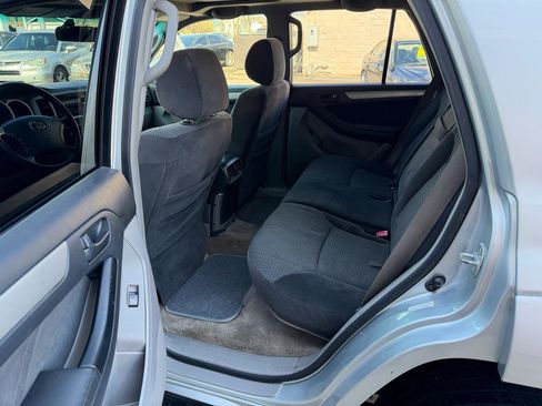Used 2005 Toyota 4Runner SR5 AWD/4WD image 7