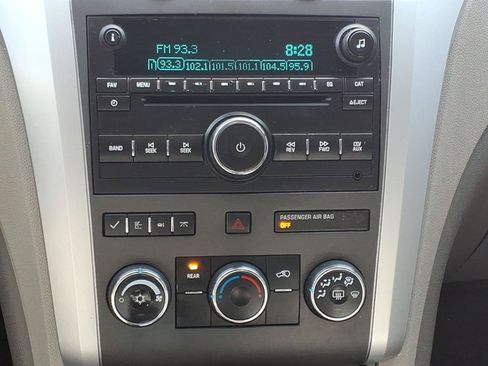 Used 2011 Chevrolet Traverse LT w/ Personal Connectivity Package FWD image 6