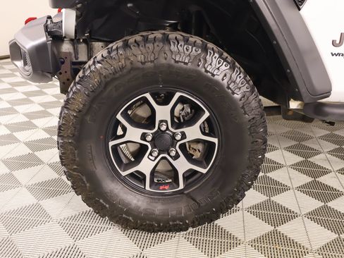Used 2019 Jeep Wrangler Unlimited Rubicon AWD/4WD image 17