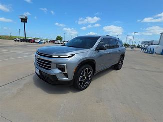 Used 2025 Chevrolet Traverse High Country w/ LPO, Floor Liner Package FWD video 1