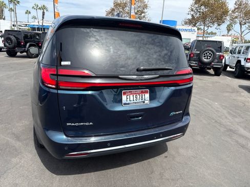 Used 2023 Chrysler Pacifica Limited FWD image 18