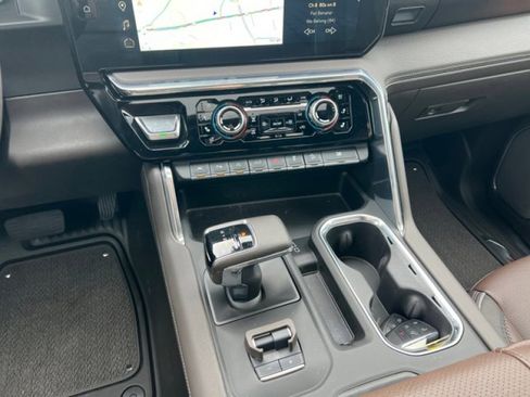 Used 2024 GMC Sierra 1500 Denali image 17