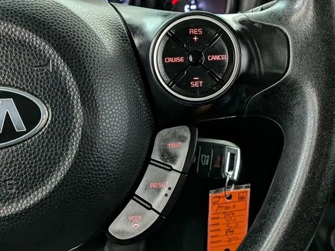 Used 2016 Kia Soul + FWD image 22