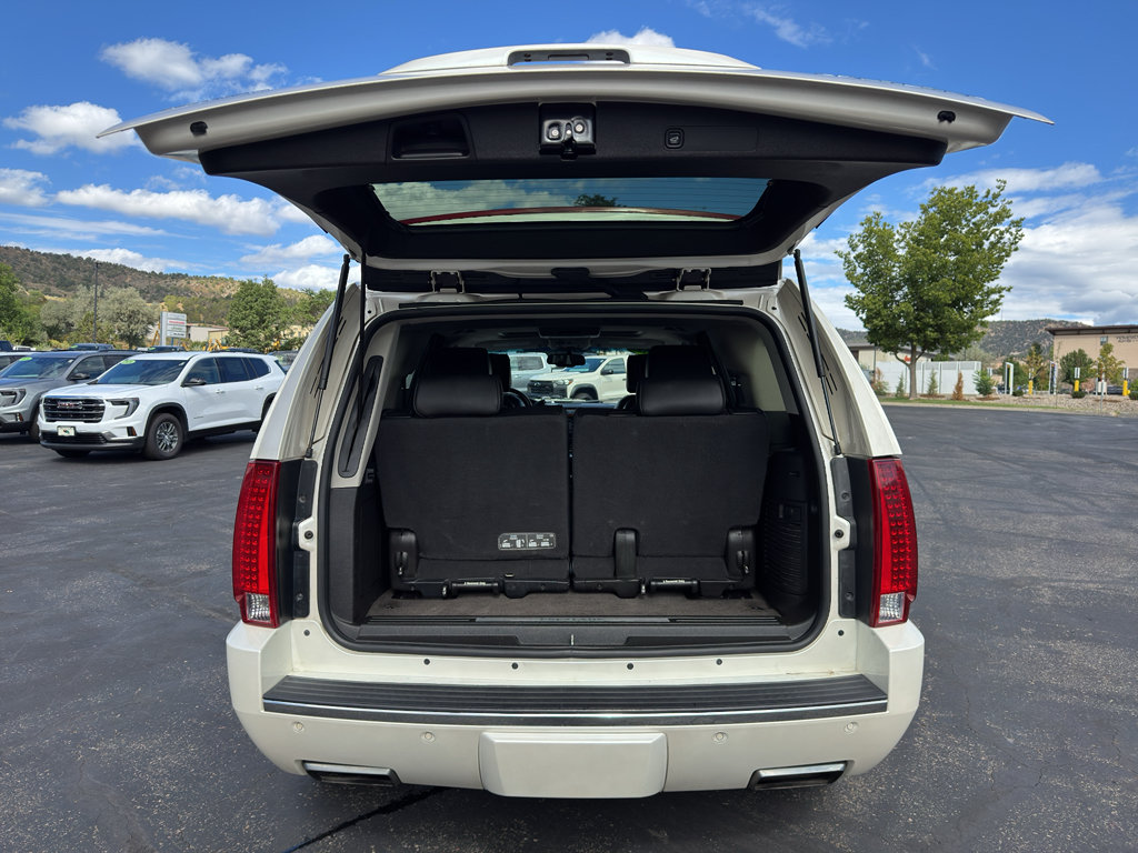 Used 2013 Cadillac Escalade Platinum AWD/4WD image 10