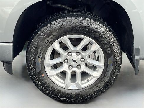 Used 2024 Chevrolet Silverado 1500 RST w/ Z71 Off-Road Package image 32