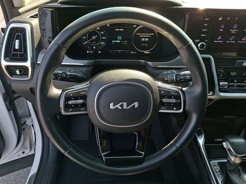 Certified 2023 Kia Sorento SX AWD/4WD image 16