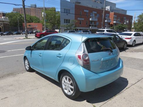 Used 2014 Toyota Prius C Four FWD image 5