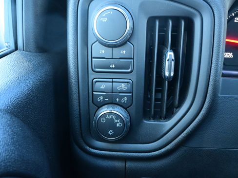 Used 2025 Chevrolet Silverado 2500 Custom w/ Custom Value Package image 26