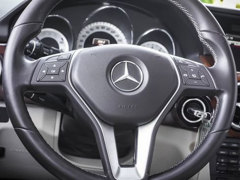Used 2013 Mercedes-Benz GLK 350 4MATIC image 13