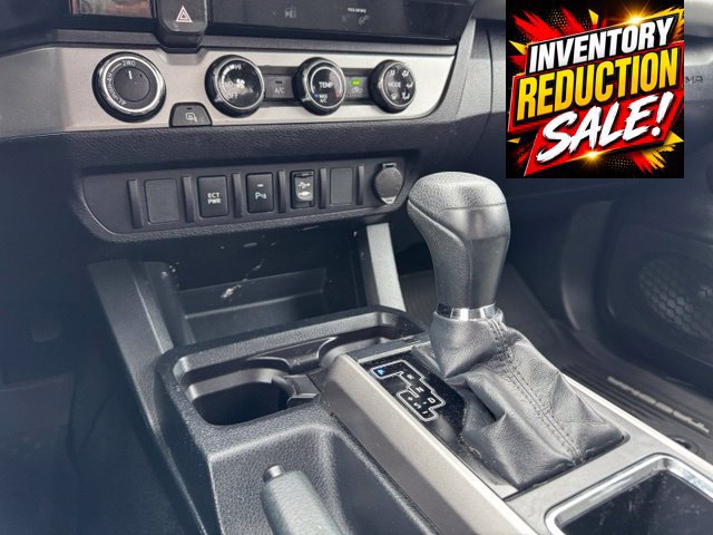 Used 2018 Toyota Tacoma SR5 AWD/4WD image 16