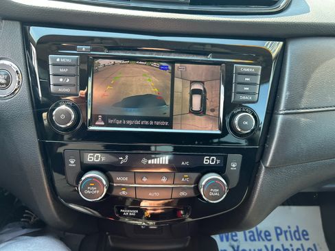 Used 2018 Nissan Rogue SV w/ Premium Package AWD/4WD image 18