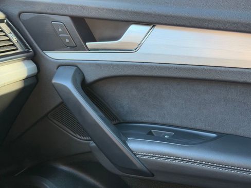 Certified 2023 Audi Q5 e Prestige w/ Prestige Package image 26