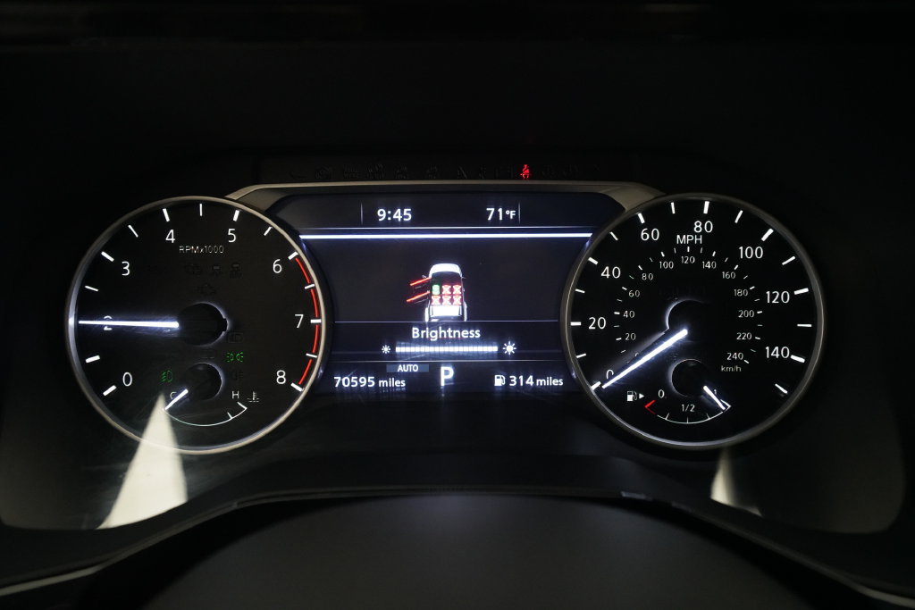 Used 2022 Nissan Pathfinder SL AWD/4WD image 2