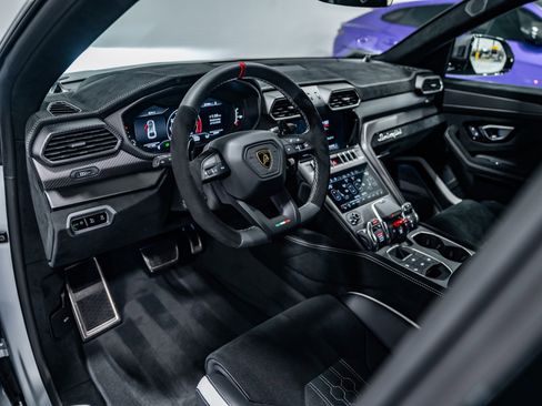 Used 2024 Lamborghini Urus Performante image 10