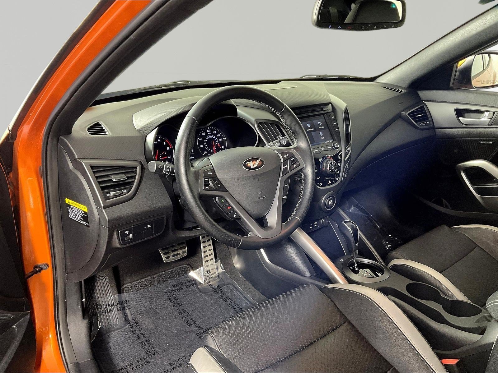 Used 2016 Hyundai Veloster Turbo FWD image 16