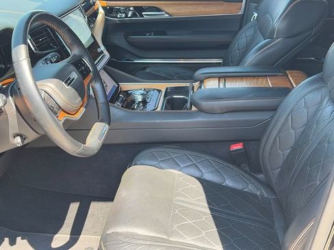 Used 2022 Jeep Grand Wagoneer Series III w/ Rear Seat Video Group 1 AWD/4WD image 16