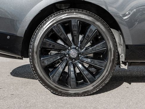 Used 2023 Land Rover Range Rover SV image 15