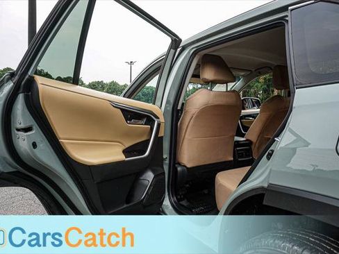 Used 2021 Toyota RAV4 XLE FWD image 35