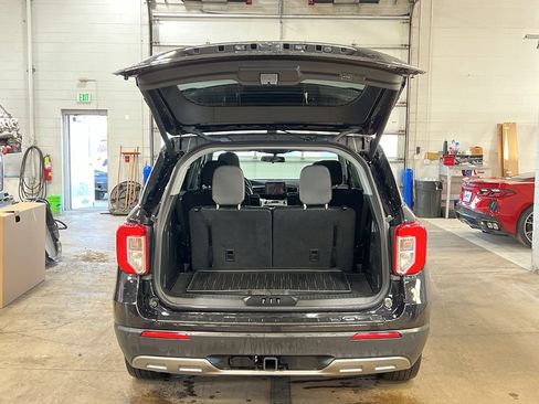 Used 2022 Ford Explorer XLT w/ Equipment Group 202A image 40