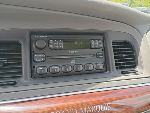 Used 2004 Mercury Grand Marquis GS RWD image 11
