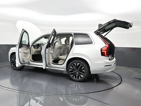 New 2026 Volvo XC90 T8 Ultra w/ Protection Package Premier AWD/4WD image 32