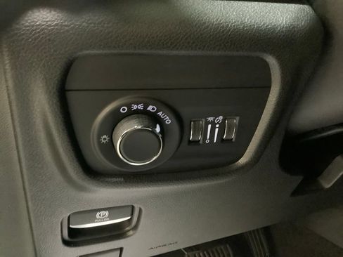 Used 2023 Jeep Grand Cherokee Altitude AWD/4WD image 26