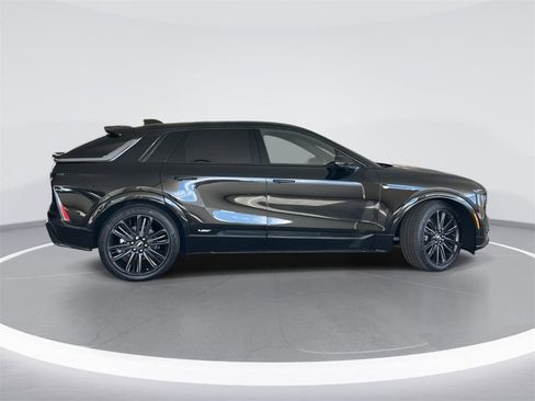 New 2026 Cadillac Lyriq V image 2