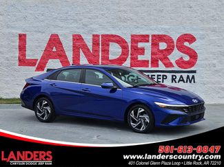 Used 2025 Hyundai Elantra SEL video 1