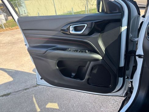 Used 2025 Jeep Compass Trailhawk w/ Trailer Tow Group image 20