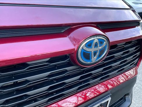 Used 2019 Toyota RAV4 LE w/ Carpet Mat Package image 28