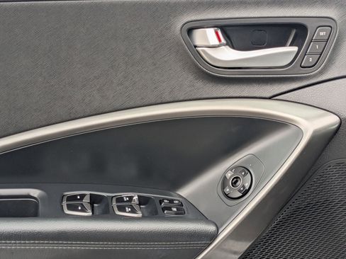 Used 2018 Hyundai Santa Fe Sport image 14