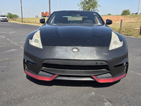 Used 2016 Nissan 370Z w/ Sport Package image 2