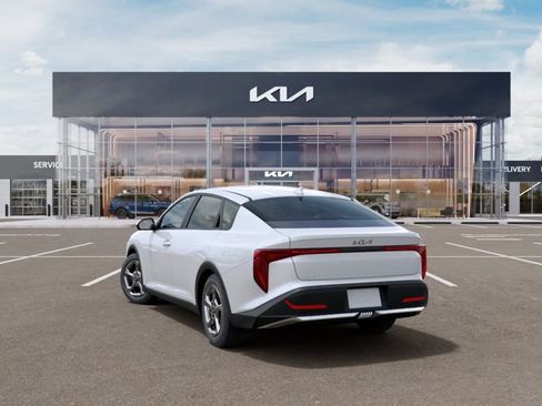 New 2026 Kia K4 FWD image 4