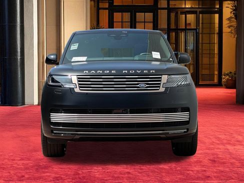 New 2026 Land Rover Range Rover SV image 7