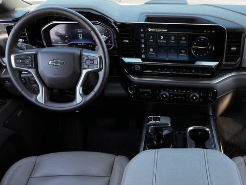 Used 2025 Chevrolet Silverado 1500 LT Trail Boss w/ Convenience Package II AWD/4WD image 27