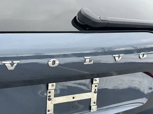 Used 2023 Volvo XC60 T8 Ultimate w/ Climate Package image 29