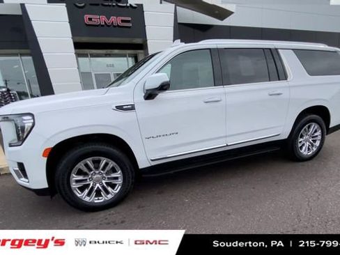 Used 2021 GMC Yukon XL SLT w/ SLT Luxury Plus Package image 4
