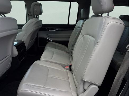 Used 2023 Jeep Wagoneer 4WD w/ Premium Group I image 14