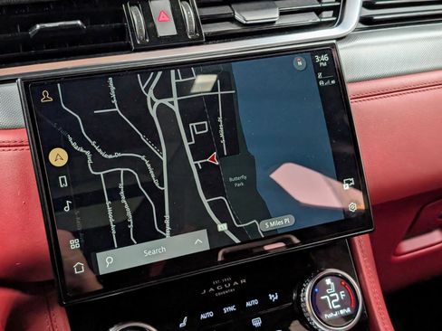 Used 2022 Jaguar F-PACE SVR image 38