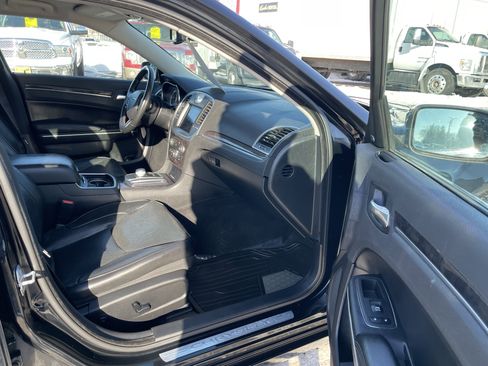 Used 2019 Chrysler 300 Limited image 28