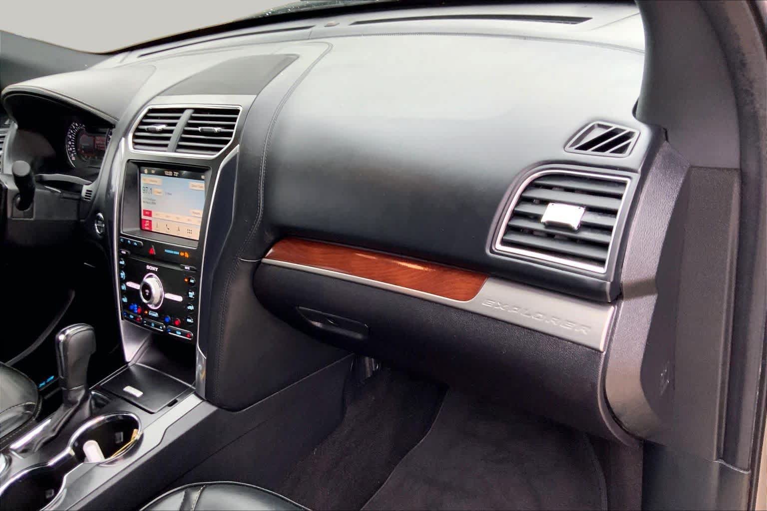 Used 2019 Ford Explorer Platinum AWD/4WD image 19