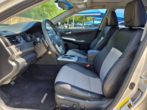 Used 2013 Toyota Camry SE FWD image 9