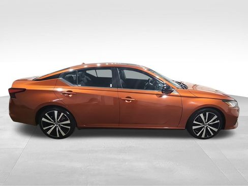 Used 2021 Nissan Altima 2.0 SR FWD image 9