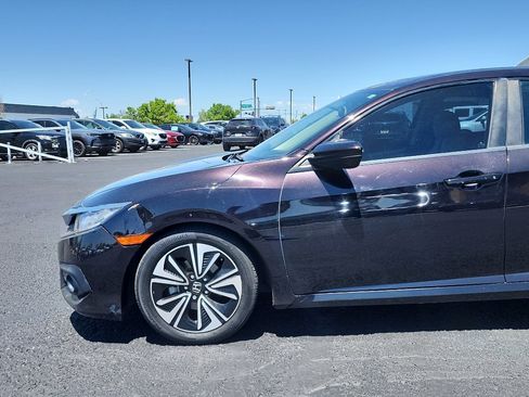 Used 2018 Honda Civic EX-T image 10