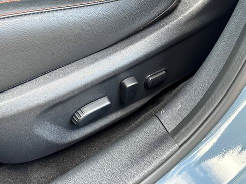 Used 2025 Nissan Sentra SR w/ SR Premium Package FWD image 18